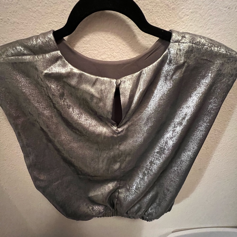 Metallic silver top - Picture 2 of 3